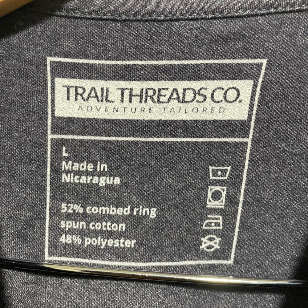Trail Threads Co Graphic T-Shirt Mens Size L Gray Bear Campfire Guitar Outdoor - Picture 2 of 6